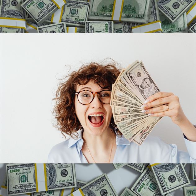 Mujer con dinero